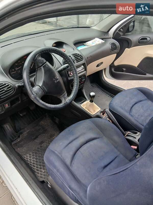 Хэтчбек Peugeot 206 2005 в Ровно фото 5 Хэтчбек Peugeot 206 2005 в Ровно