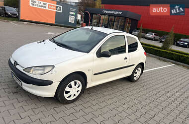 Хэтчбек Peugeot 206 2002 в  фото 5 Хэтчбек Peugeot 206 2002 в