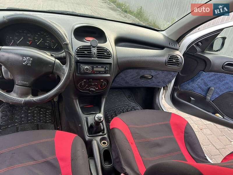 Хэтчбек Peugeot 206 2002 в Львове фото 4 Хэтчбек Peugeot 206 2002 в Львове