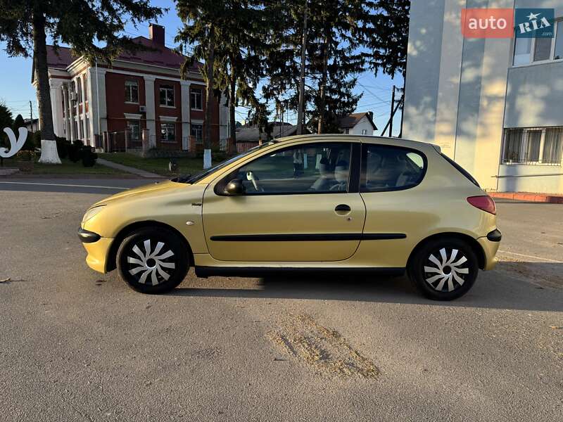 Хэтчбек Peugeot 206 2002 в Калиновке фото 3 Хэтчбек Peugeot 206 2002 в Калиновке