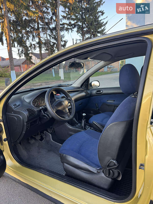 Хэтчбек Peugeot 206 2002 в Калиновке фото 18 Хэтчбек Peugeot 206 2002 в Калиновке