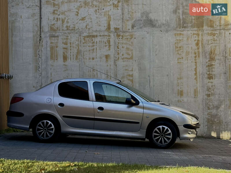 Седан Peugeot 206 2007 в Львове