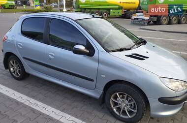 Хэтчбек Peugeot 206 2004 в Львове