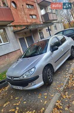 Хэтчбек Peugeot 206 2008 в Мукачево