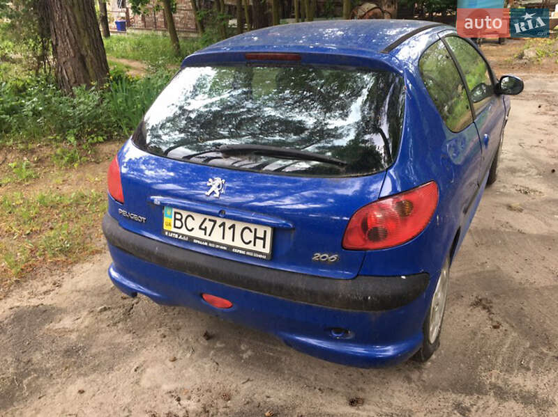 Хэтчбек Peugeot 206 2004 в Ременове