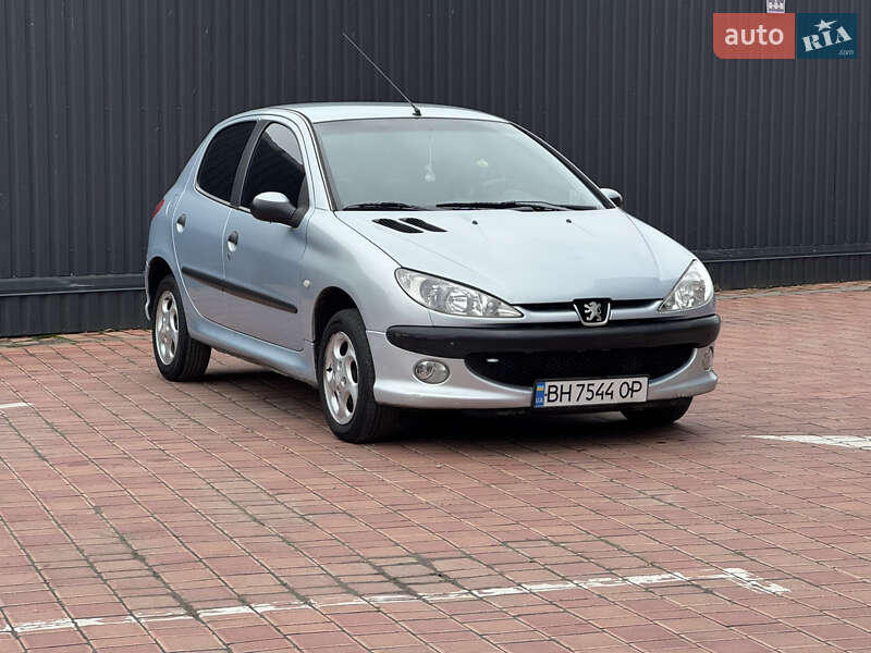 Хэтчбек Peugeot 206 2004 в Одессе