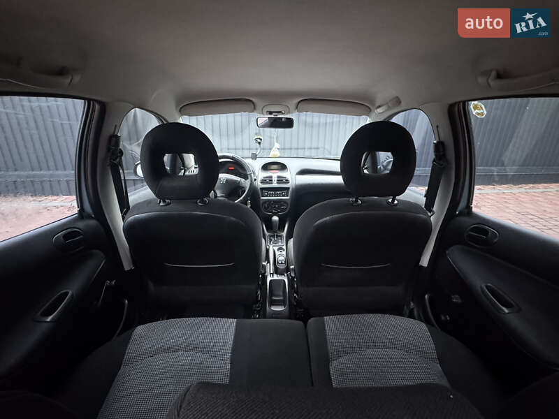 Хэтчбек Peugeot 206 2004 в Одессе