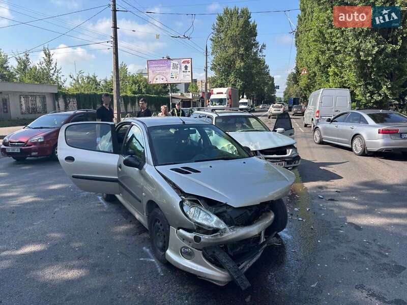 Седан Peugeot 206 2007 в Хмельницком фото 5 Седан Peugeot 206 2007 в Хмельницком