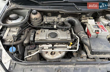 Хетчбек Peugeot 206 2005 в Києві