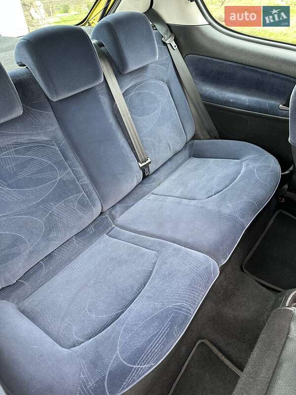 Хэтчбек Peugeot 206 2002 в Чернобае фото 28 Хэтчбек Peugeot 206 2002 в Чернобае