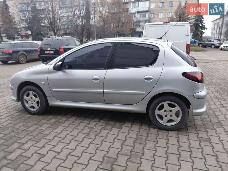 Хэтчбек Peugeot 206 2008 в Дубно фото 8 Хэтчбек Peugeot 206 2008 в Дубно