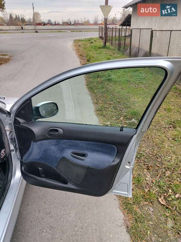 Хэтчбек Peugeot 206 1999 в Стрые