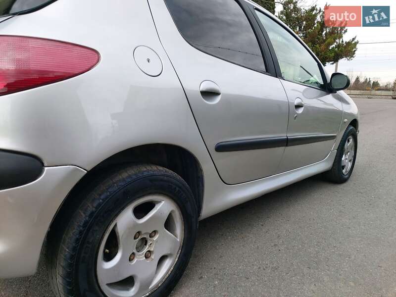 Хэтчбек Peugeot 206 1999 в Стрые