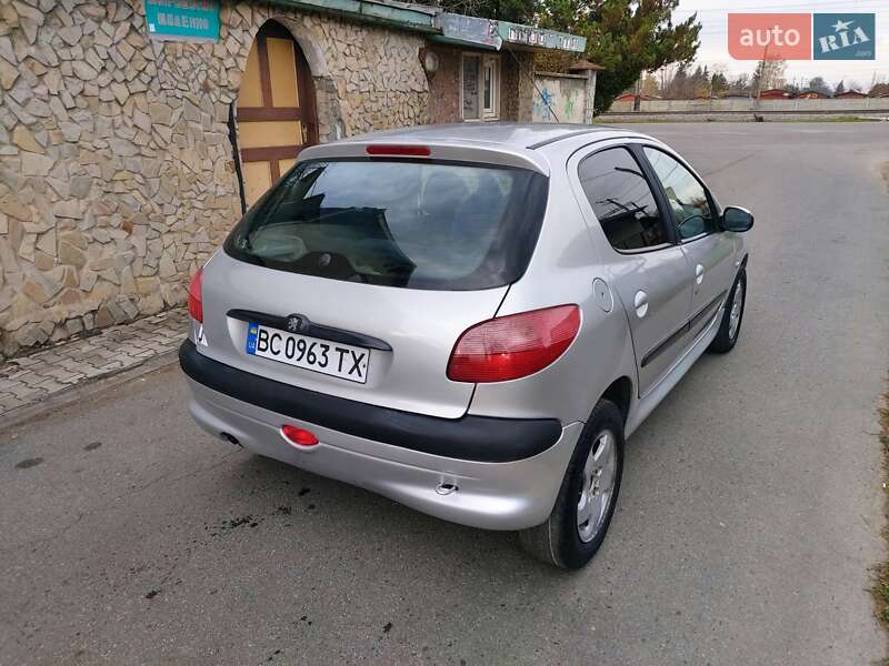 Хэтчбек Peugeot 206 1999 в Стрые