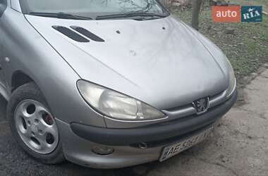 Хетчбек Peugeot 206 2001 в Дніпрі