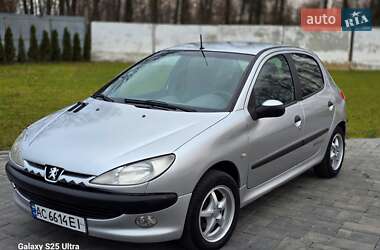 Хэтчбек Peugeot 206 2002 в Луцке