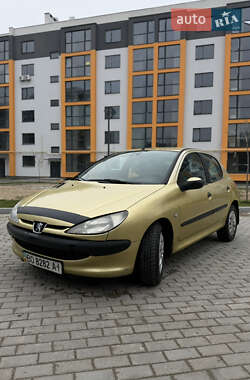 Хэтчбек Peugeot 206 2002 в Виннице
