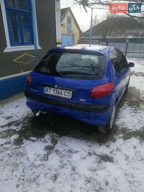 Хетчбек Peugeot 206 2001 в Новодністровську