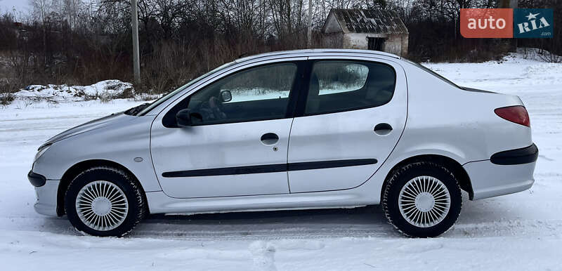 Седан Peugeot 206 2009 в Луцьку