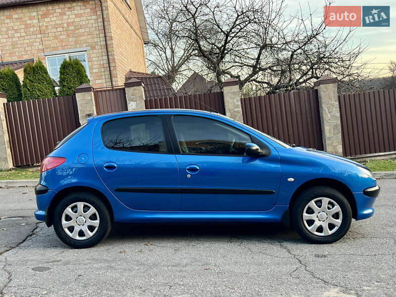 Хэтчбек Peugeot 206 2004 в Киеве фото 5 Хэтчбек Peugeot 206 2004 в Киеве