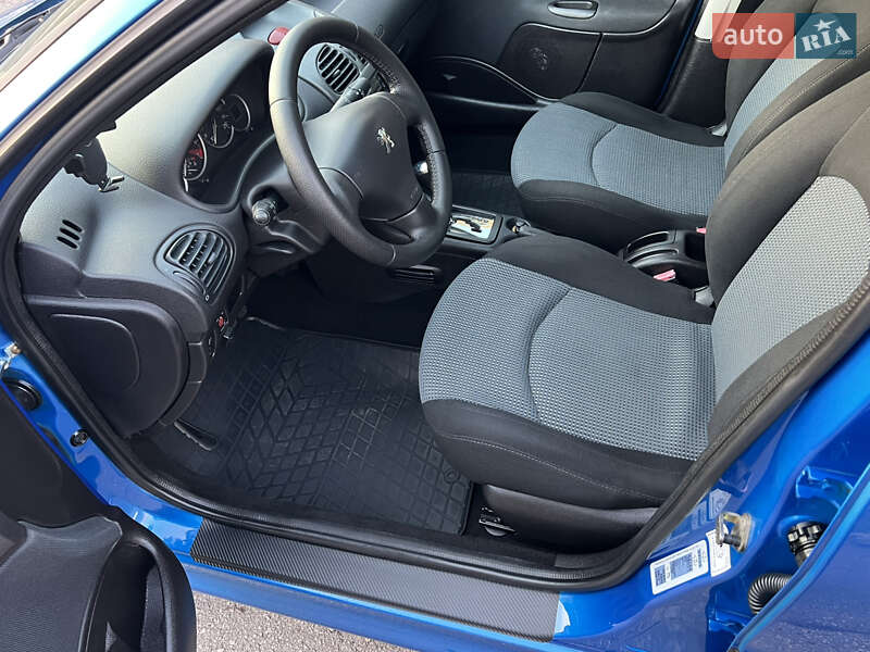 Хэтчбек Peugeot 206 2004 в Киеве фото 36 Хэтчбек Peugeot 206 2004 в Киеве