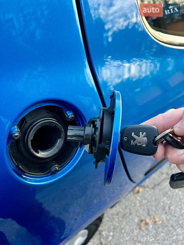 Хэтчбек Peugeot 206 2004 в Киеве фото 87 Хэтчбек Peugeot 206 2004 в Киеве