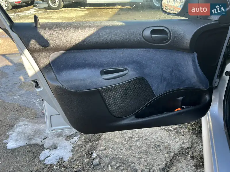 Peugeot 206 2000 VIN VF32ARHYF41021518 фото оголошення 26 з 73
