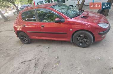Хетчбек Peugeot 206 2005 в Дніпрі