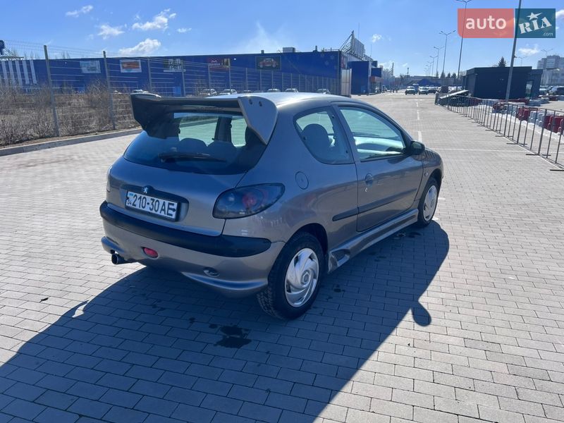 Хэтчбек Peugeot 206 1999 в Виннице