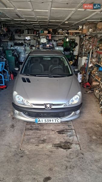 Седан Peugeot 206 2005 в Києві