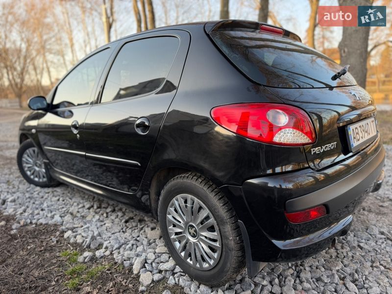 Седан Peugeot 206 2011 в Виннице