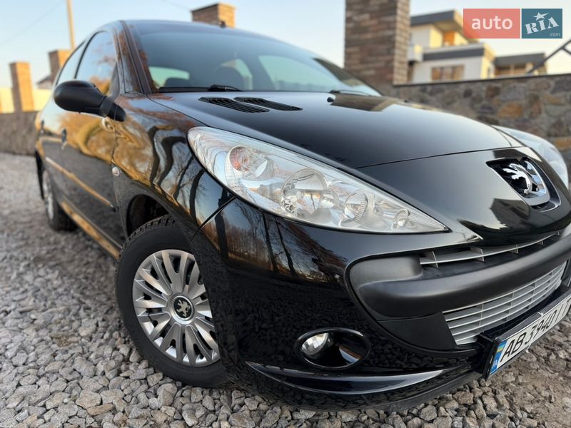 Седан Peugeot 206 2011 в Виннице