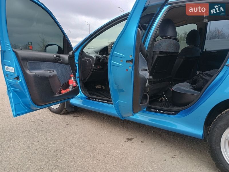 Хэтчбек Peugeot 206 1999 в Виннице фото 15 Хэтчбек Peugeot 206 1999 в Виннице