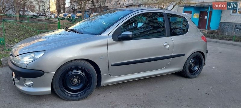 Седан Peugeot 206 2005 в Києві