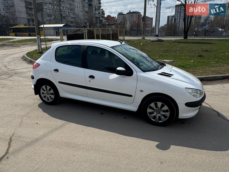 Хетчбек Peugeot 206 2006 в Сумах