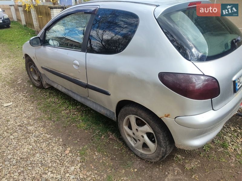 Хэтчбек Peugeot 206 2003 в Калуше фото 3 Хэтчбек Peugeot 206 2003 в Калуше