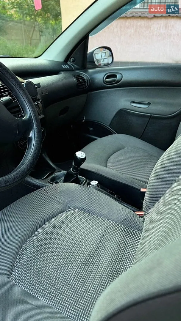 2010 Peugeot 206 - мініатюра 24