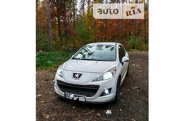 Хэтчбек Peugeot 207 2011 в Киеве