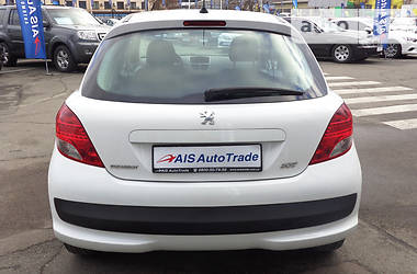 Хэтчбек Peugeot 207 2010 в Киеве