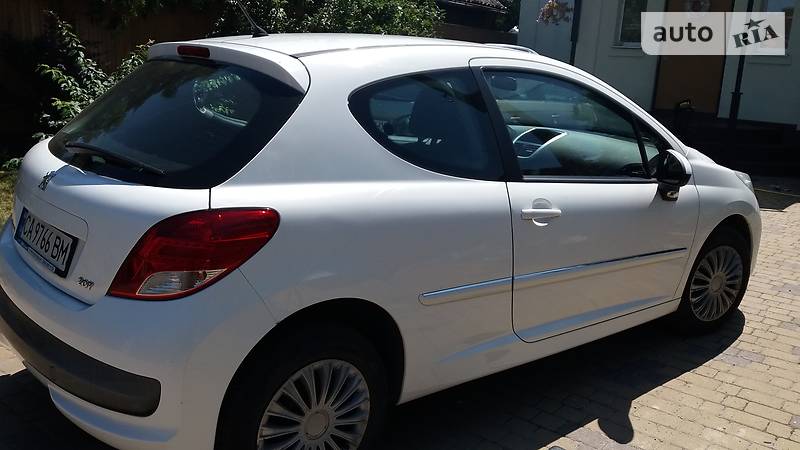 Хетчбек Peugeot 207 2012 в Черкасах