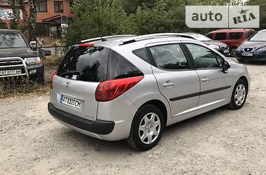 Седан Peugeot 207 2009 в Ивано-Франковске