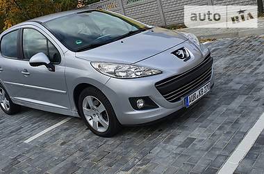 Хэтчбек Peugeot 207 2010 в Луцке