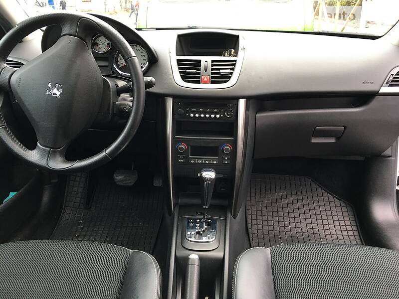 Хетчбек Peugeot 207 2012 в Хмельницькому