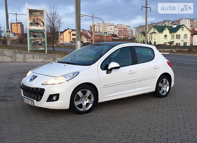 Хэтчбек Peugeot 207 2012 в Хмельницком