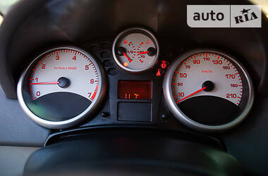 Хетчбек Peugeot 207 2006 в 