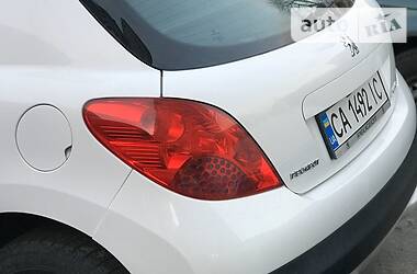 Хетчбек Peugeot 207 2008 в Києві