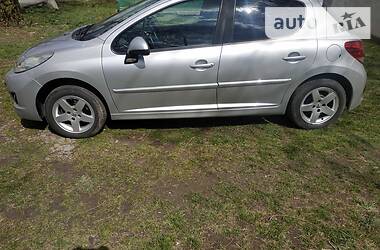 Хетчбек Peugeot 207 2010 в 