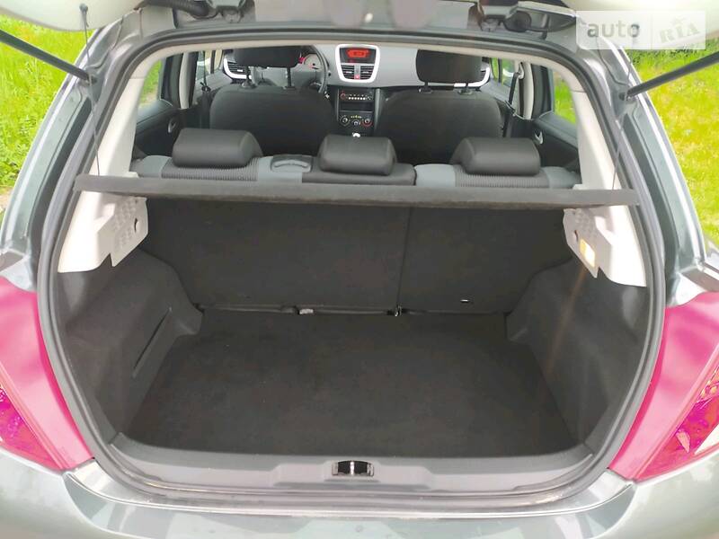 Хетчбек Peugeot 207 2010 в Києві