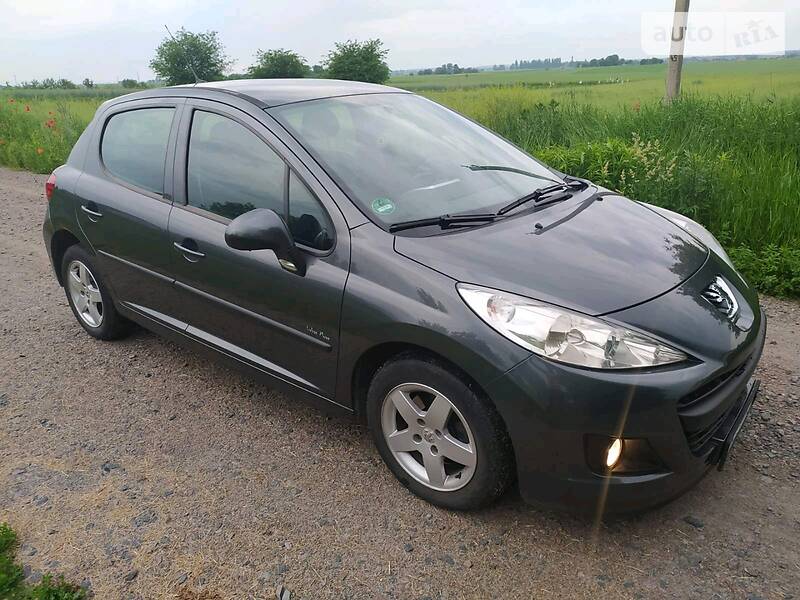 Хетчбек Peugeot 207 2010 в Києві