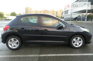 Хэтчбек Peugeot 207 2009 в Киеве